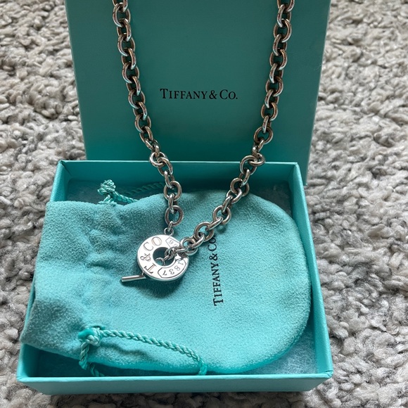 Authentic Tiffany’s toggle necklace - Picture 3 of 5
